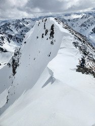 Couloir(s), moquette et poudre :)