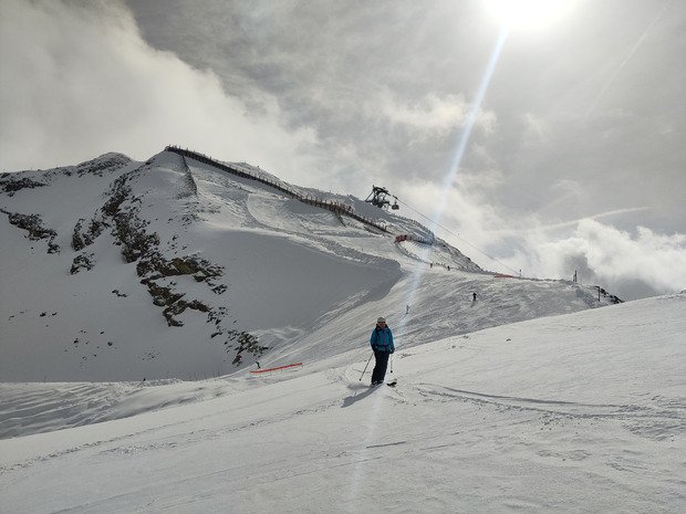 Fine couche sur aiguille rouge