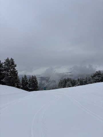 Conditions presque hivernales &agrave; Masella au-dessus de 2000m