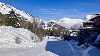 En piste sur tout le domaine. 