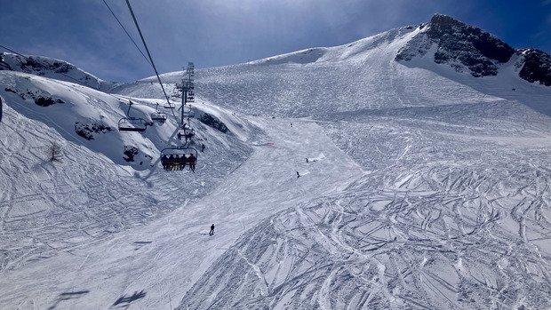 En piste sur tout le domaine. 