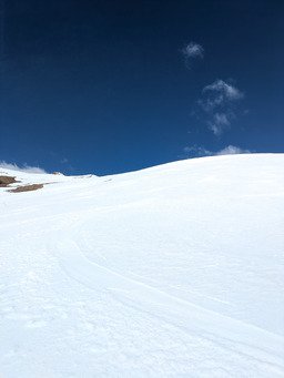 un couloir et puis s'en va 