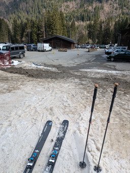 un couloir et puis s'en va 