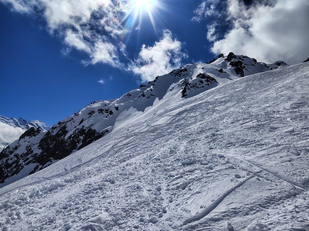 Apr&egrave;s midi sympa entre Fl&eacute;g&egrave;re et Brevent avec vue sur le mont Blanc, mais plus de hors piste! 