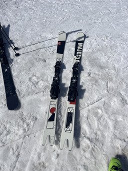 Des tests a gogo, une neige de folie. 