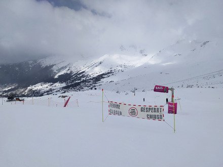 c est la greve? lets go ski?