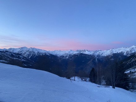 Premi&egrave;res traces en face SE du Grand Perron 