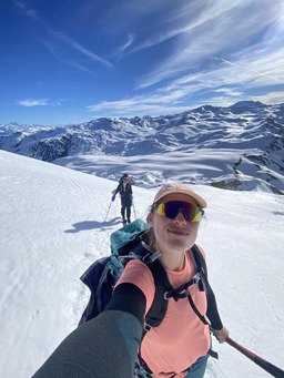 Premi&egrave;res traces en face SE du Grand Perron 