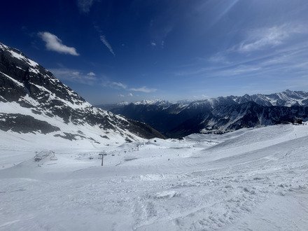 (Surfing) Snowboarding day 🏄🏻&zwj;♂️