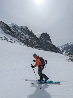 But au pas de ch&egrave;vre (compl&eacute;ment) 