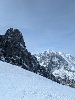 But au pas de ch&egrave;vre (compl&eacute;ment) 