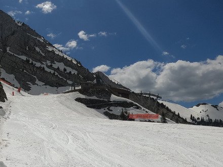 Un petit coucou au TS4 du col