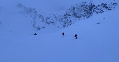Mont&eacute;e au refuge sous la plourde