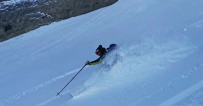 Petite Chaurionde pleine poudre, mais attention aux requins