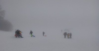 les pr&eacute;s d'orvin dans le brouillard 