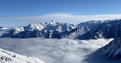 Village/station: mondes parall&egrave;les! 