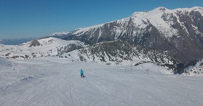 Soleil, bonne neige, peu de monde et m&ecirc;me un tour de motoneige jo&euml;ring