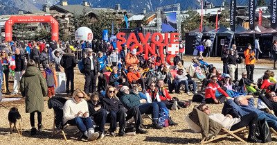 G&eacute;ant homme &agrave; l&acute;honneur