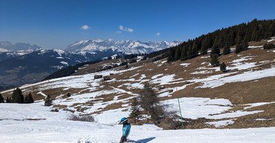 Du soleil, de la boue et de la neige molle