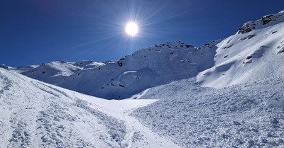 Soleil et neige fraiche, vive le printemps