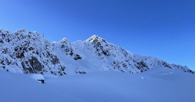 Beau temps, poudreuse profonde 