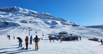 Soleil et neige .. un peu de files 