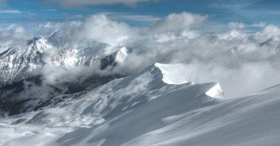 Il a neig&eacute; !! Doudouce fait la trace !