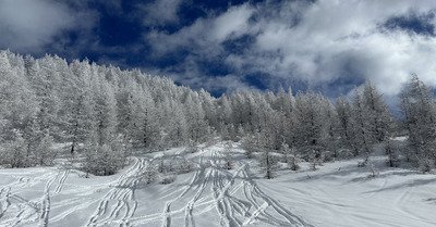 Journ&eacute;e de r&ecirc;ve, neige fra&icirc;che et ciel bleu du Queyras