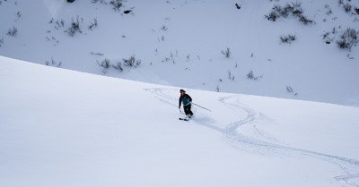 Lauzi&egrave;re : Tricotage au Col du Loup