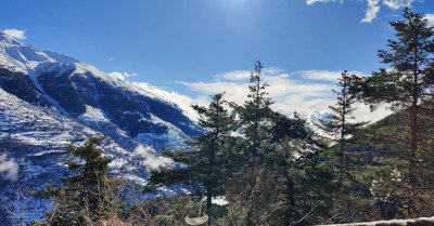 Grand bleu sur Auron apr&egrave;s de belles chutes de neige