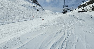 Chamrousse : premi&egrave;re session d'avril