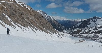 Neige de printemps correcte en visant bien