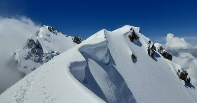 Tr&egrave;s charg&eacute;