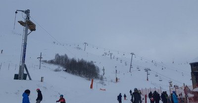 Ouverture dans le brouillard et la poudreuse