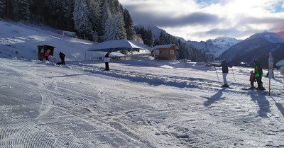 neige sur les sapins , on se met bien
