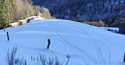On en remet une couche avant l'arriv&eacute;e des skieurs 