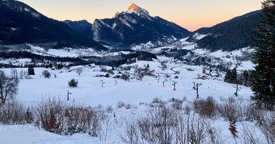 Conditions froides mais neige et pentes id&eacute;ales pour les d&eacute;butants !