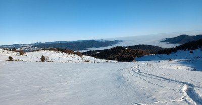 Petit ballon sous grand soleil
