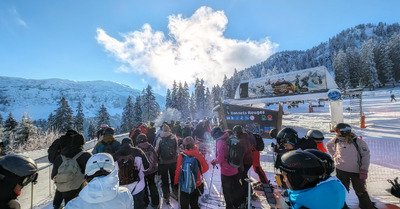 Ar&ecirc;ches : y a du soleil et des skieurs