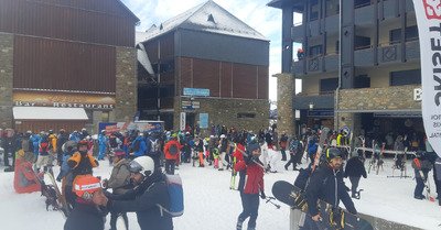 Du monde, un peu trop m&ecirc;me !