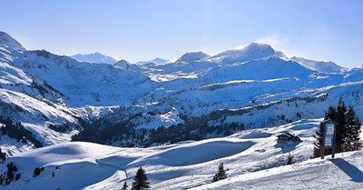 Jolie journ&eacute;e sur les pistes au soleil