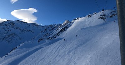 Grand soleil, glace et belles &eacute;clates en hors piste