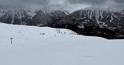 Du tr&egrave;s bon ski sous les nuages