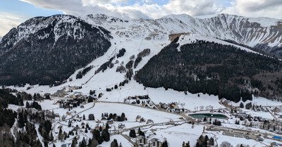 Grise mine sous les nuages
