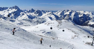 Tr&egrave;s bon sur piste, excellent en hors piste "dam&eacute;" 