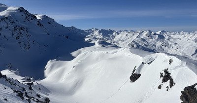 &Agrave; l&rsquo;&eacute;cart de la foule