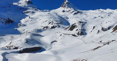 Beau ski au soleil 