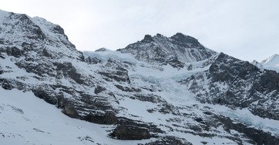 De retour aux pieds de la vierge