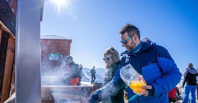 Un barbecue sur les pistes, &ccedil;a vous tente ? 🍖⛷️😊