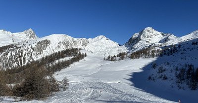 Le soleil, la neige et personne